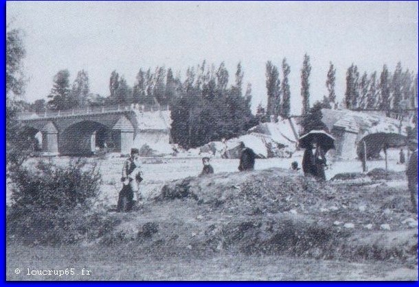 Photo historique pont de Tarbes 1875